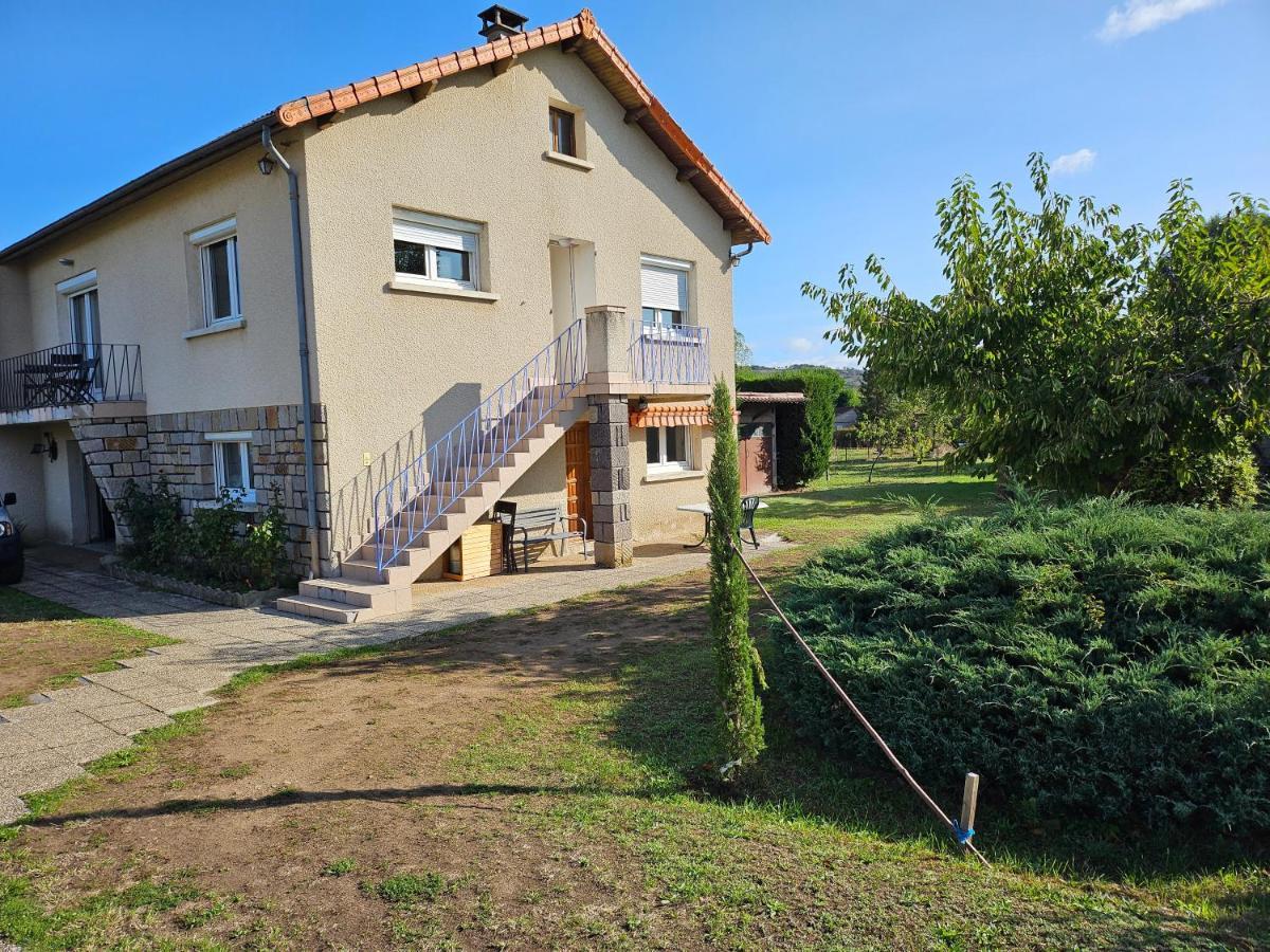 Апартаменты La Bourzede F3 Langeac Экстерьер фото