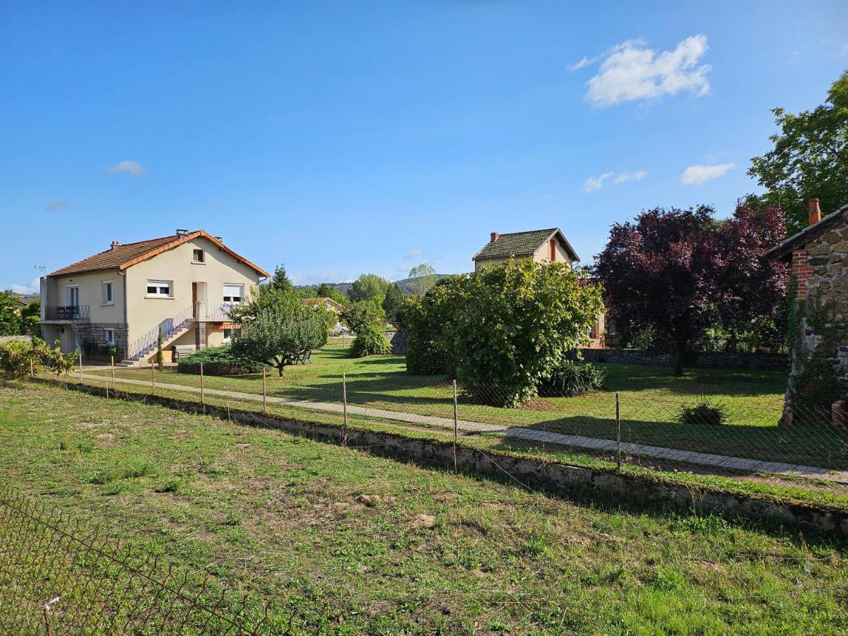 Апартаменты La Bourzede F3 Langeac Экстерьер фото